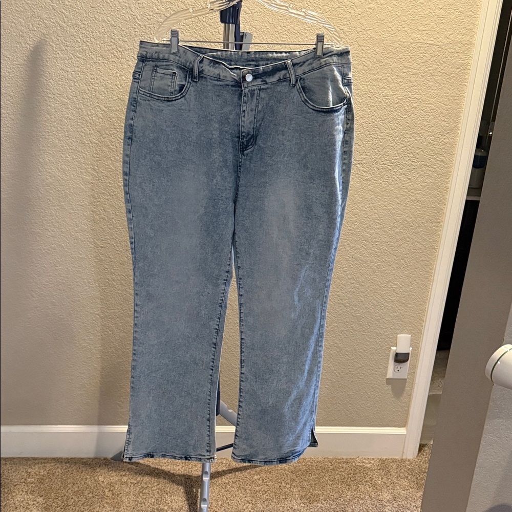 Classic Light Blue slit side Jeans. Size 4X